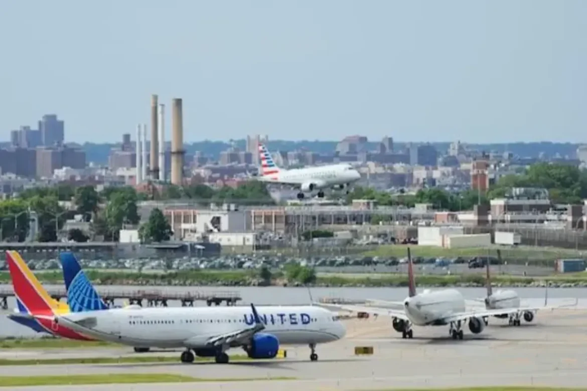 US Flight Disruption: FAA सिस्टम में खराबी से अमेरिका में हवाई सेवा प्रभावित, 1,000 से ज्यादा उड़ानों पर असर