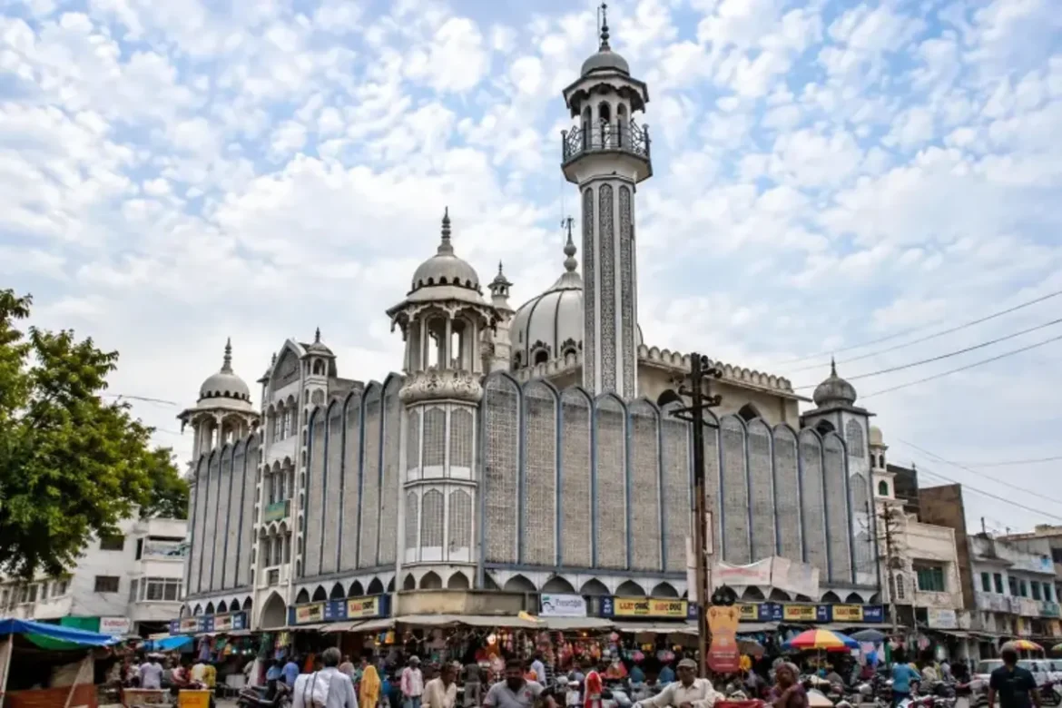 Ujjain Shahi Masjid: शाही मस्जिद के आसपास सुरक्षा बढ़ी, सड़क चौड़ीकरण विवाद के बाद 2500 से ज्यादा पुलिसकर्मी तैनात