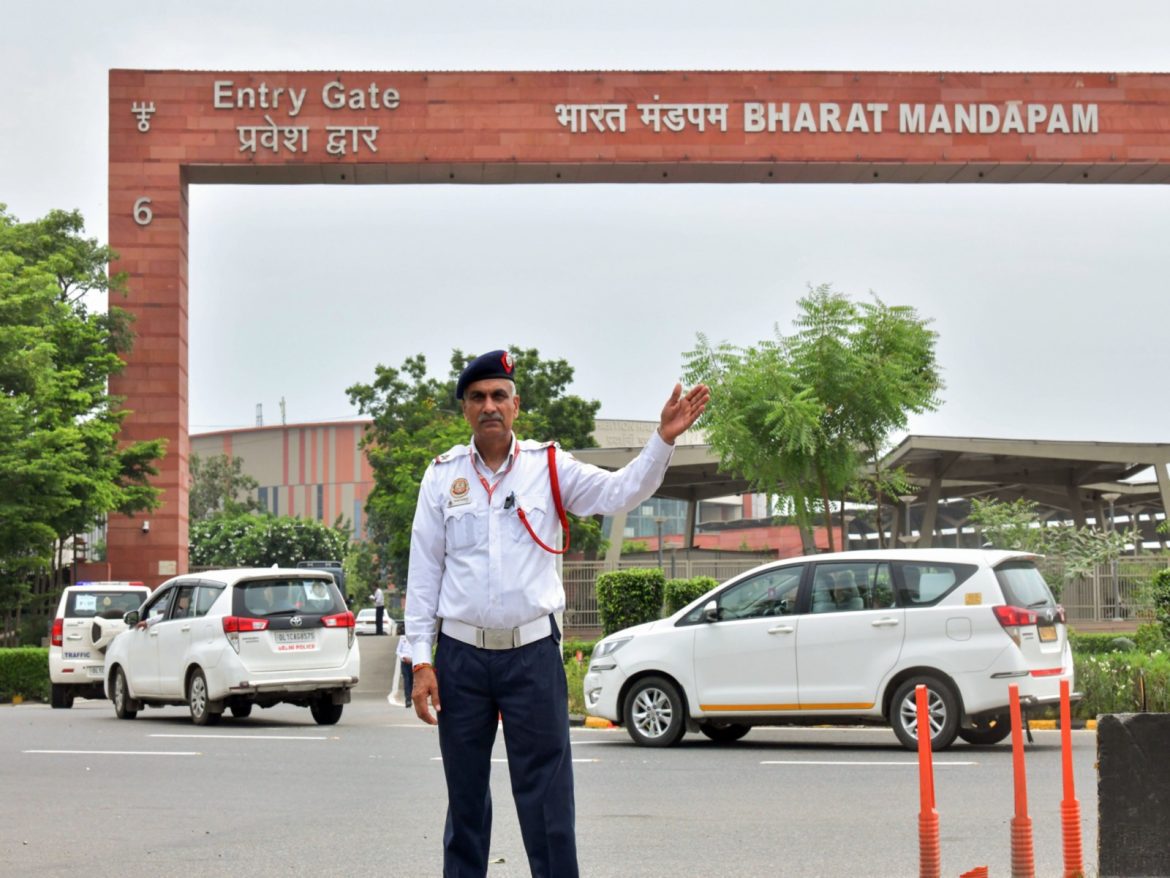 दिल्ली ट्रैफिक पुलिस की नई वेबसाइट लॉन्च, वाहन नंबर डालते ही चेक होगा चालान और टो किए वाहन की जानकारी