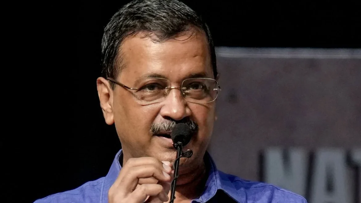 बेटी की पढ़ाई के लिए नंगे पैर दौड़ी मां, ₹3 हजार की इनामी राशि ने खड़े किए सिस्टम पर सवाल: अरविंद केजरीवाल