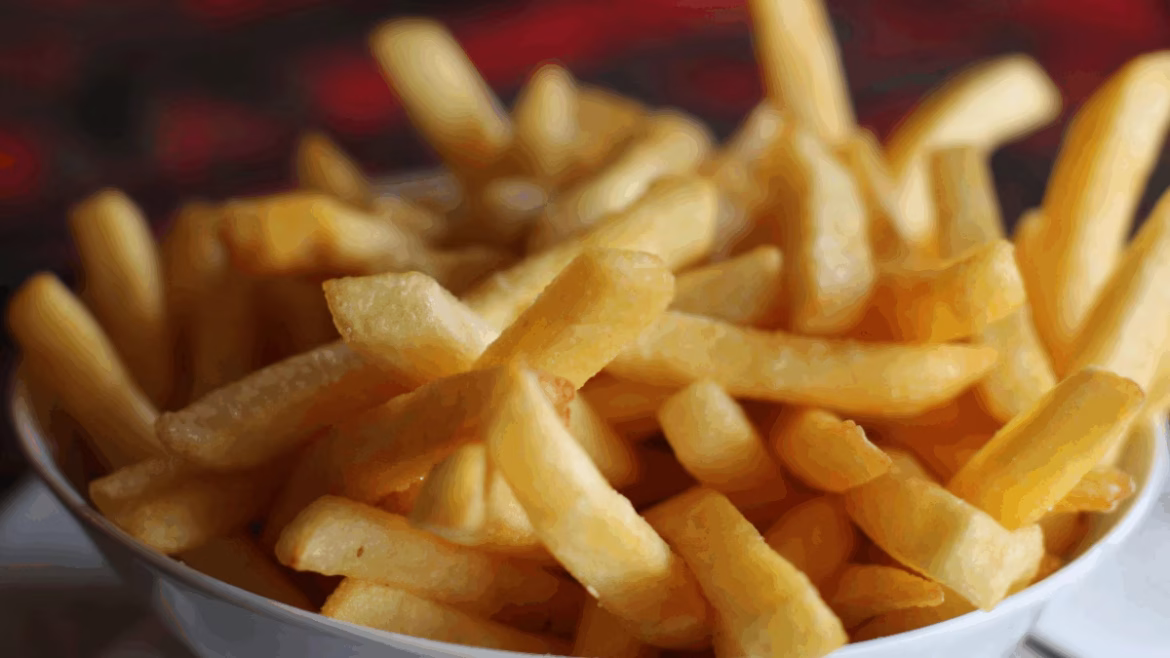 Crispy Fries Recipe: बिना ज्यादा तेल के ओवन में बनाएं कुरकुरे फ्राइज, कॉर्नस्टार्च की ये ट्रिक आएगी काम