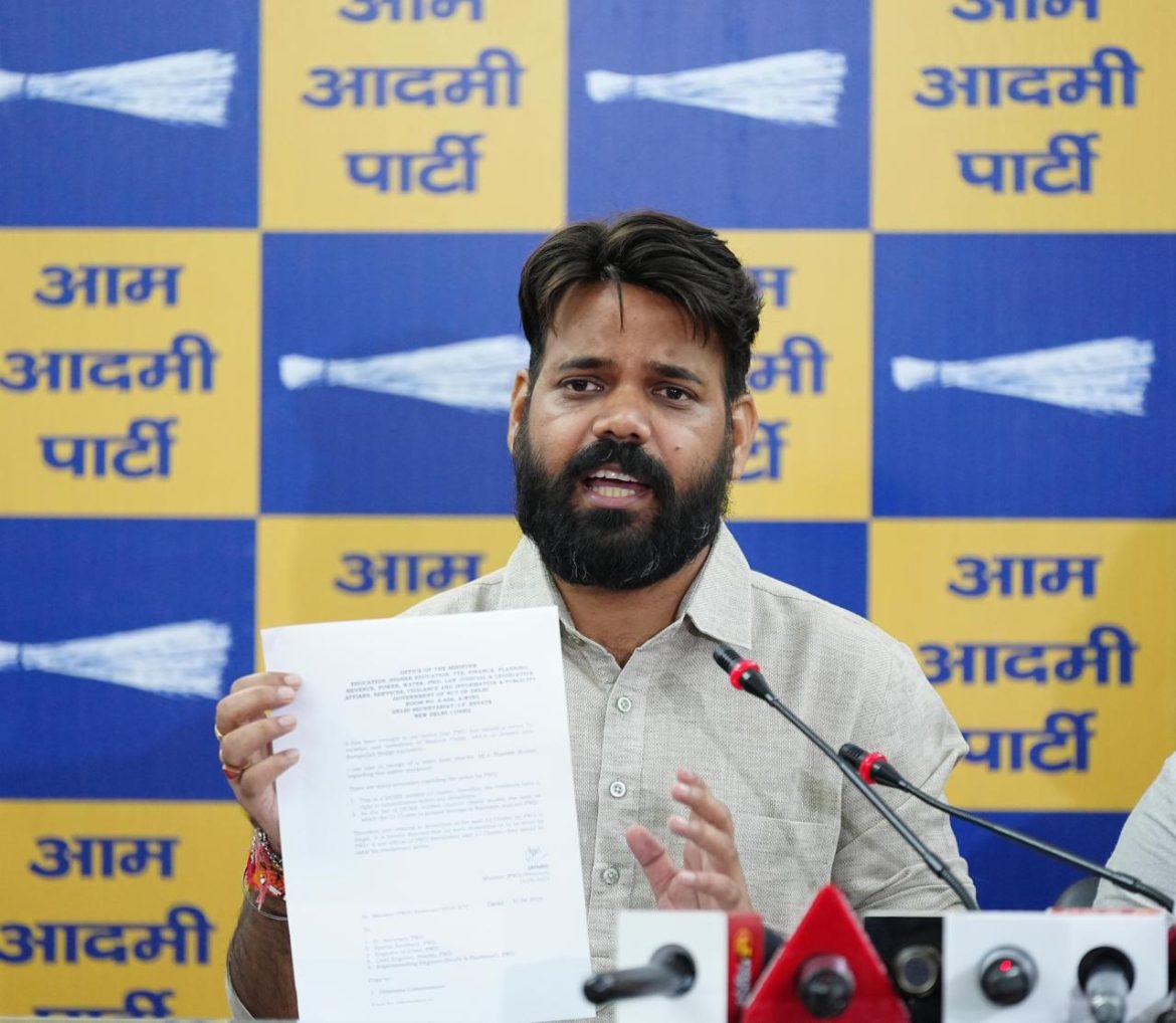 भलस्वा लैंडफिल पर AAP का रेखा गुप्ता सरकार पर हमला, प्रवीण बोले- फिर खड़ा हुआ कूड़े का पहाड़
