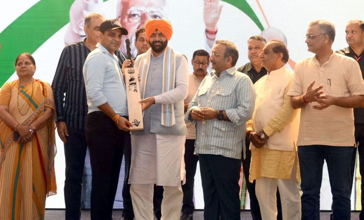 नमो क्रिकेट लीग-2026 की ट्रॉफी का अनावरण, CM नायब सिंह सैनी ने खिलाड़ियों का बढ़ाया हौसला