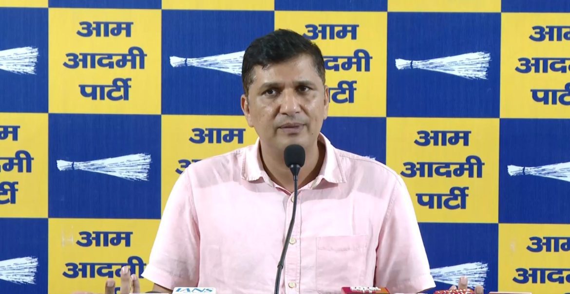 राघव चड्ढा की वोटर लिस्ट में एंट्री पर सौरभ भारद्वाज का हमला, SIR प्रक्रिया पर उठाए सवाल