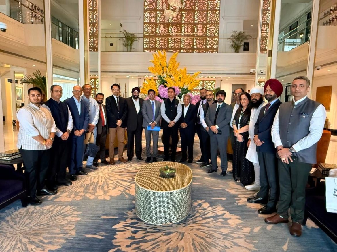 दुबई में अमन अरोड़ा की UAE निवेशकों से मुलाकात, पंजाब में निवेश के लिए किया आमंत्रित