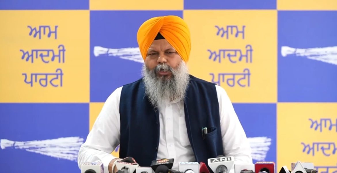 सुखबीर बादल के बेअदबी मामले पर मनविंदर सिंह ग्यासपुरा का बड़ा आरोप, बहबल कलां गोलीकांड की जांच पर उठाए सवाल