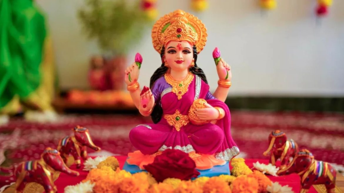 महालक्ष्मी व्रत 2026: 19 सितंबर से शुरू होगा व्रत, जानें पूजा विधि, 16 गांठों वाले डोरे और उद्यापन का तरीका