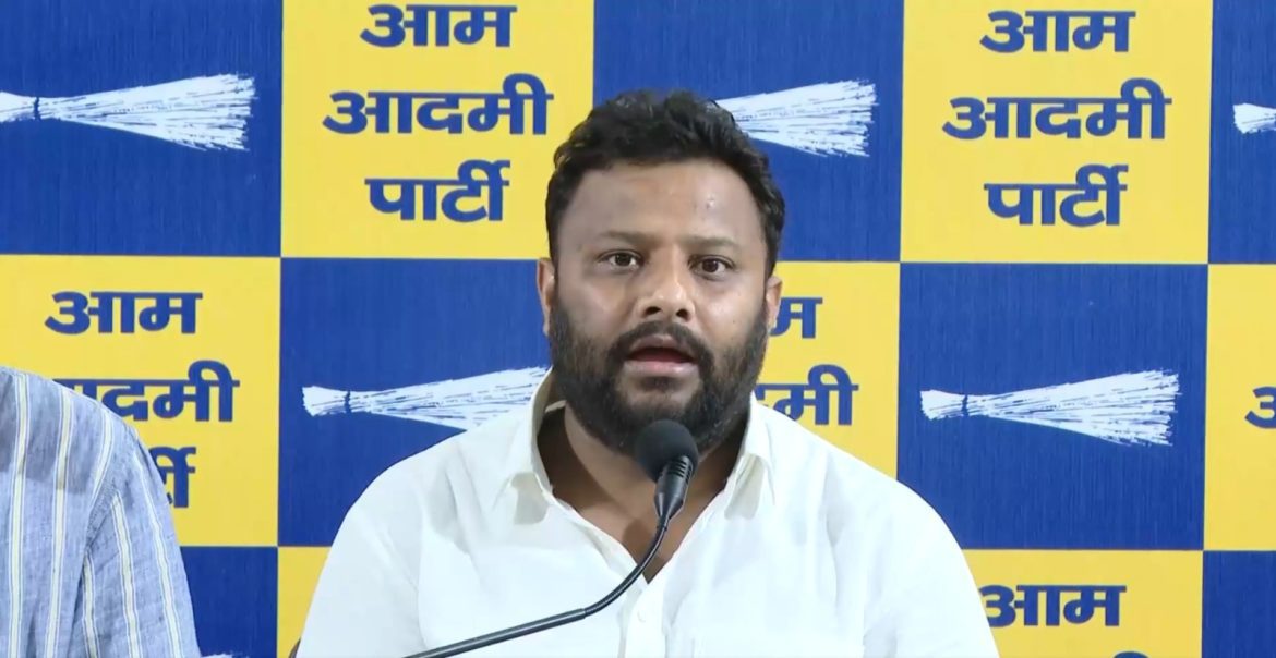 DTC बस हड़ताल पर कुलदीप कुमार का BJP सरकार पर हमला, कर्मचारियों की मांगों को लेकर उठाए सवाल