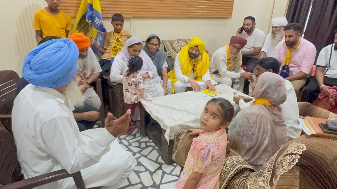Jandiala Guru Door-to-Door Campaign: हरभजन सिंह ने मेहरपुरा में घर-घर पहुंचकर बताईं मान सरकार की योजनाएं