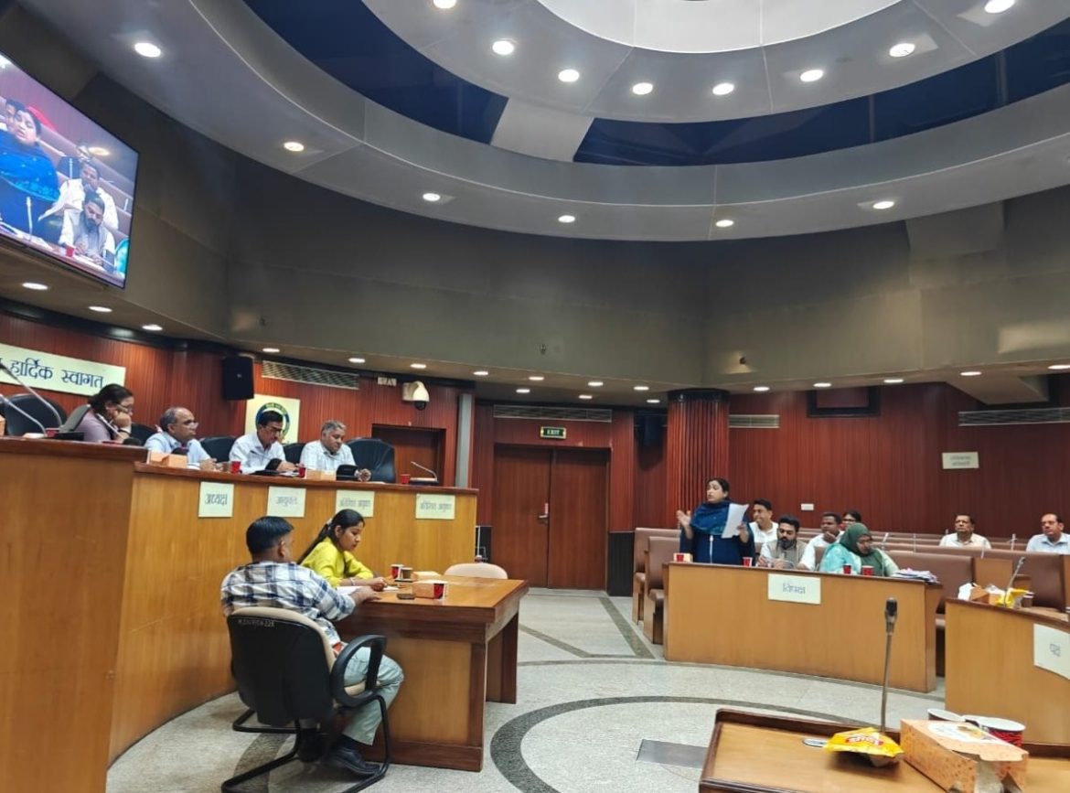 MCD Standing Committee में AAP ने उठाए अवैध निर्माण और PG के मुद्दे, सफाई-स्वास्थ्य सेवाओं पर भी जोर