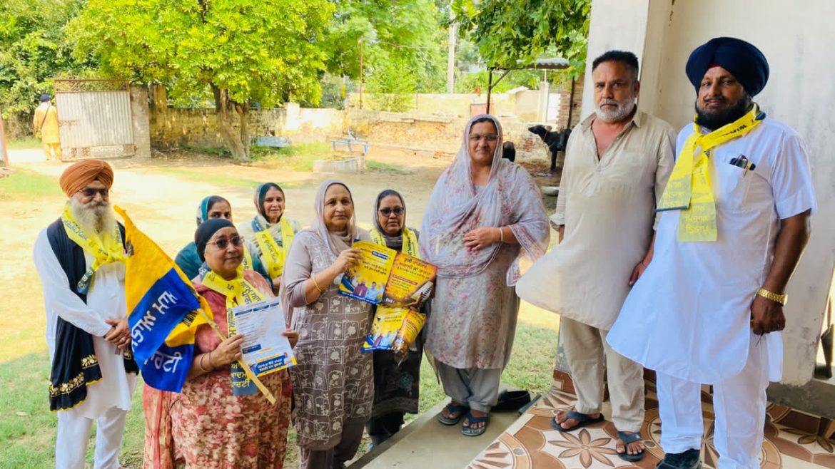 बलाचौर में घर-घर पहुंचीं विधायक संतोष कटारिया, 300 यूनिट मुफ्त बिजली समेत योजनाओं पर हुई चर्चा