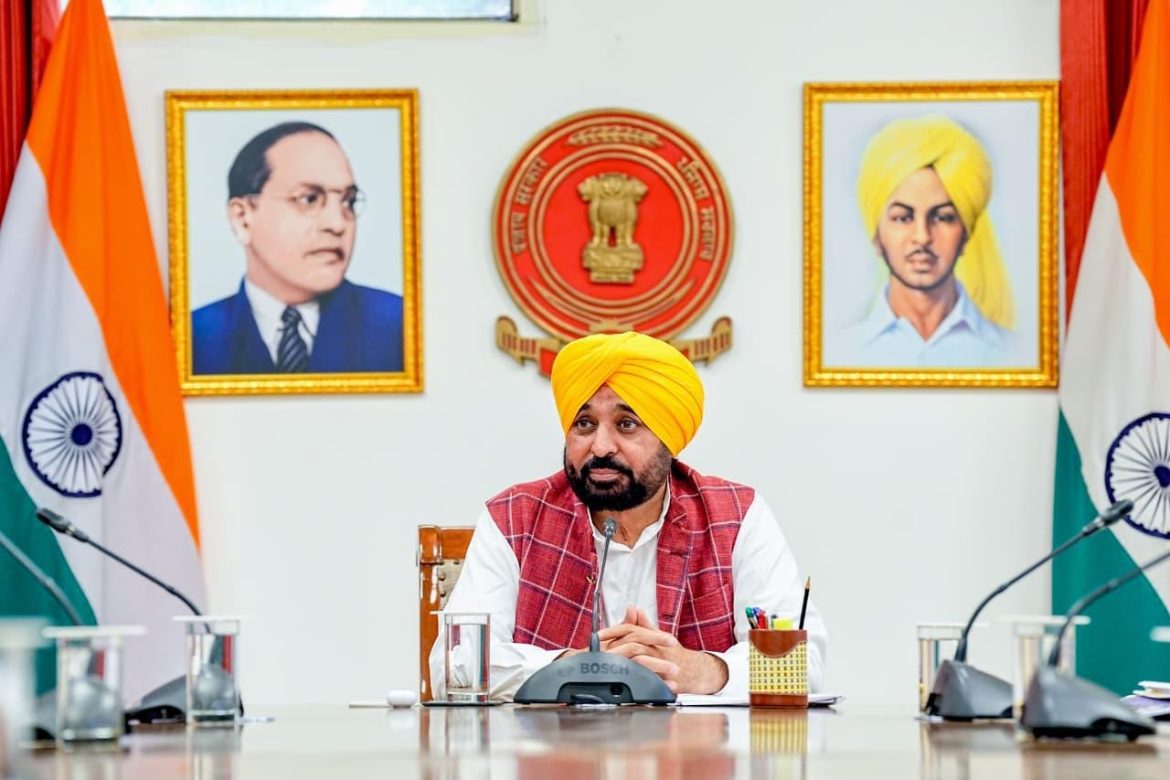 गुरु ग्रंथ साहिब सत्कार एक्ट पर भगवंत मान की 7 सदस्यीय समिति के साथ बैठक, अकाल तख्त की आपत्तियों पर हुई चर्चा