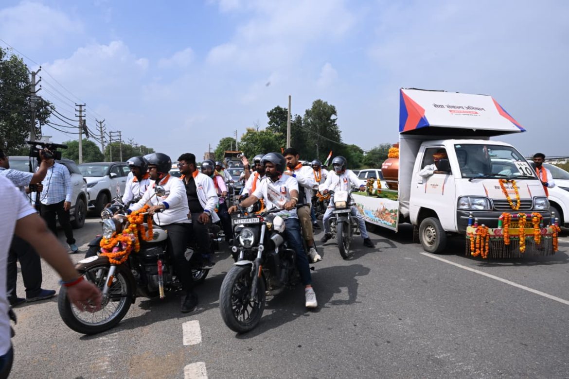 सेवा संकल्प अभियान : जमालपुर पहुंची वडनगर-वाराणसी सेवा यात्रा, विधायक बिमला चौधरी ने किया स्वागत