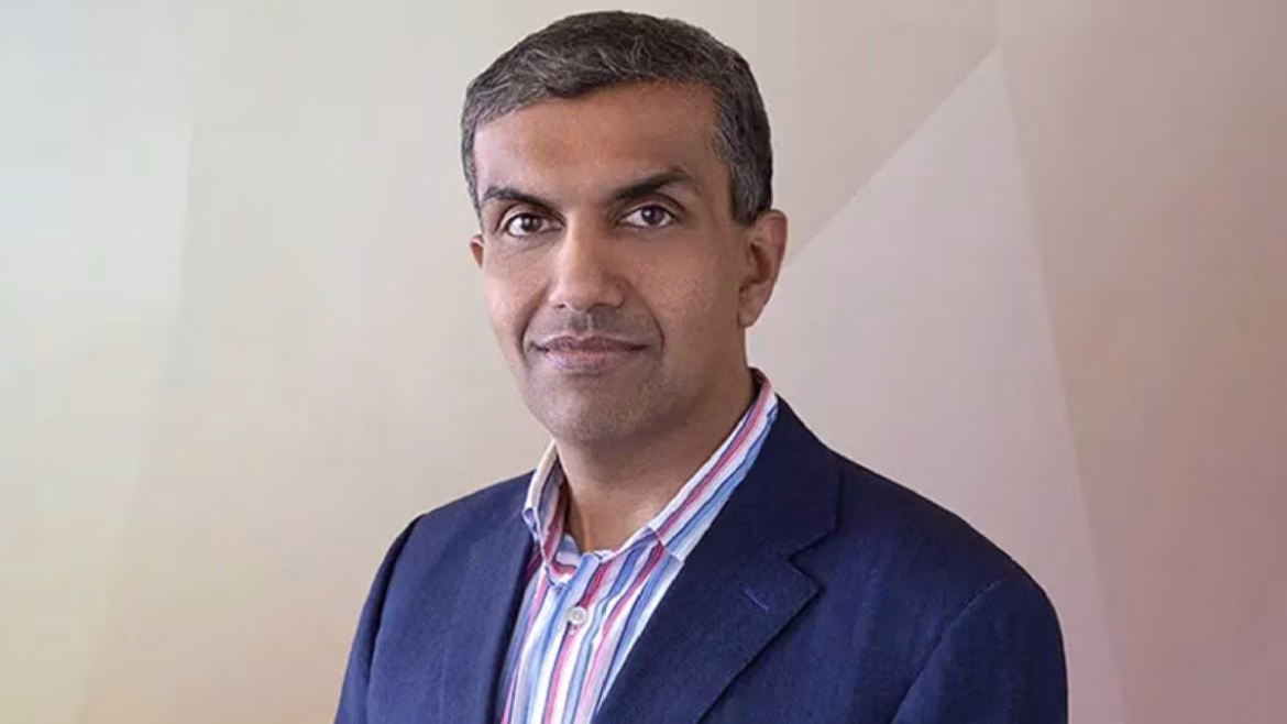 एडोबी ने अनिल चक्रवर्ती को बनाया नया CEO, 18 साल बाद शंतनु नारायण की होगी विदाई