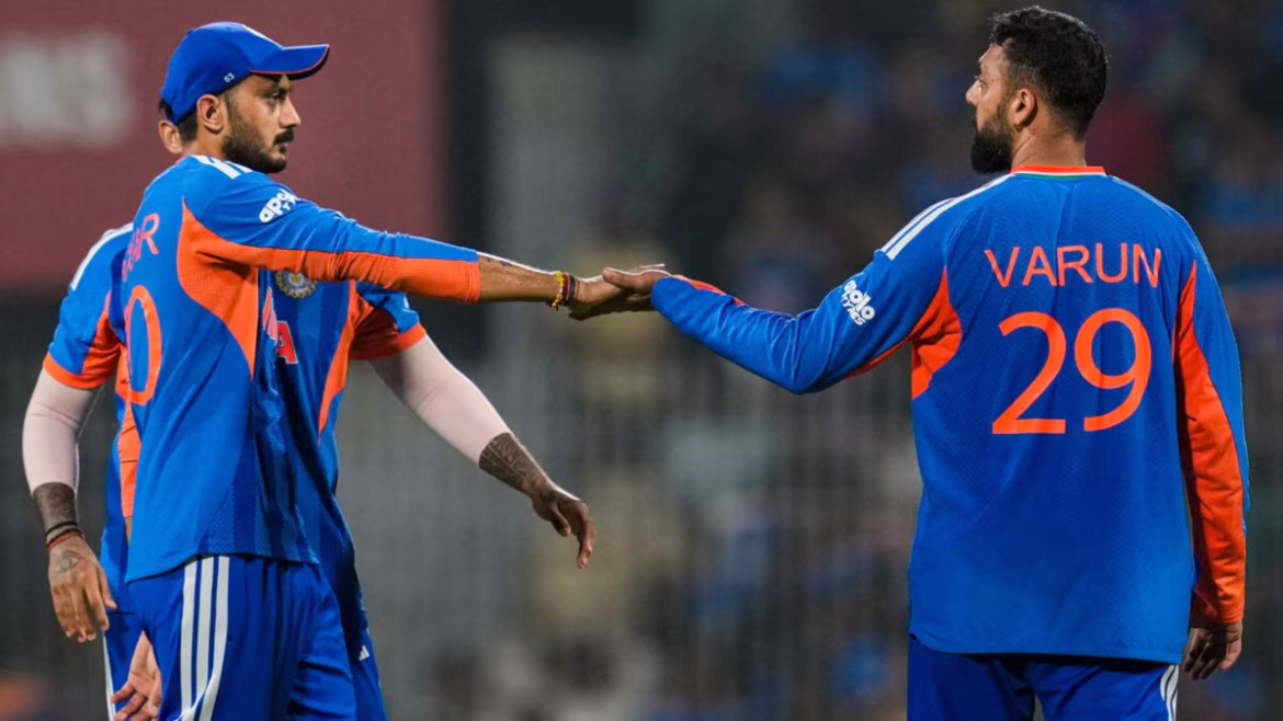एशियन गेम्स से वरुण चक्रवर्ती बाहर, साइड स्ट्रेन के चलते विप्राज निगम को टीम इंडिया में मिली जगह
