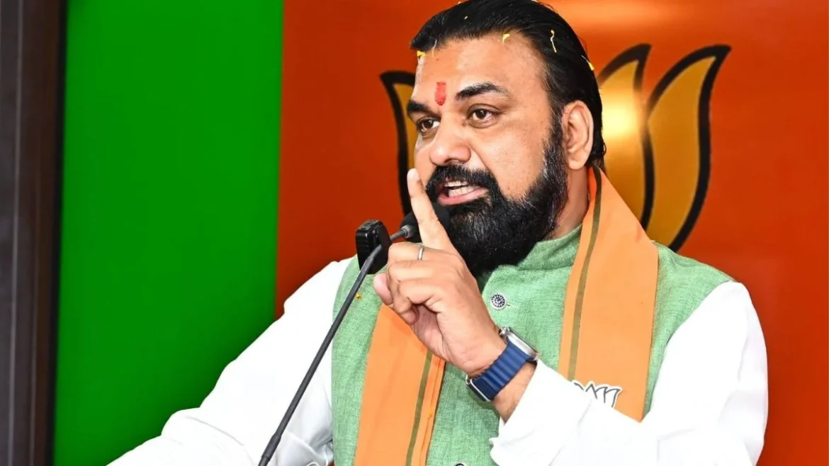 बिहार में बाढ़ का कहर: नेपाल से अचानक आई जलप्रवाह की लहर, 20 हजार लोगों को सुरक्षित निकाला गया