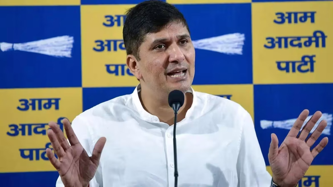 सत्य निकेतन PG मामले में BJP से सौरभ भारद्वाज के सीधे सवाल, पूछा- अवैध निर्माण पर कब चलेगा बुलडोजर?