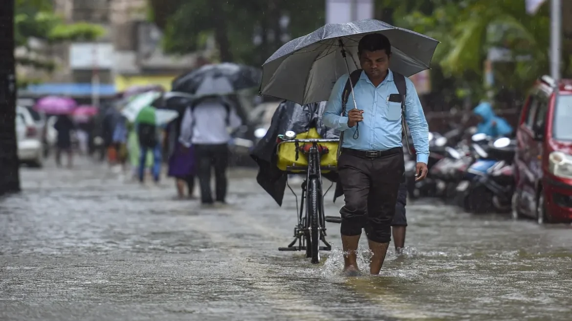 Delhi Weather: बारिश के बाद बदलेगा मौसम, आज नहीं होगी बारिश; अगले कुछ दिनों में बढ़ेगा तापमान