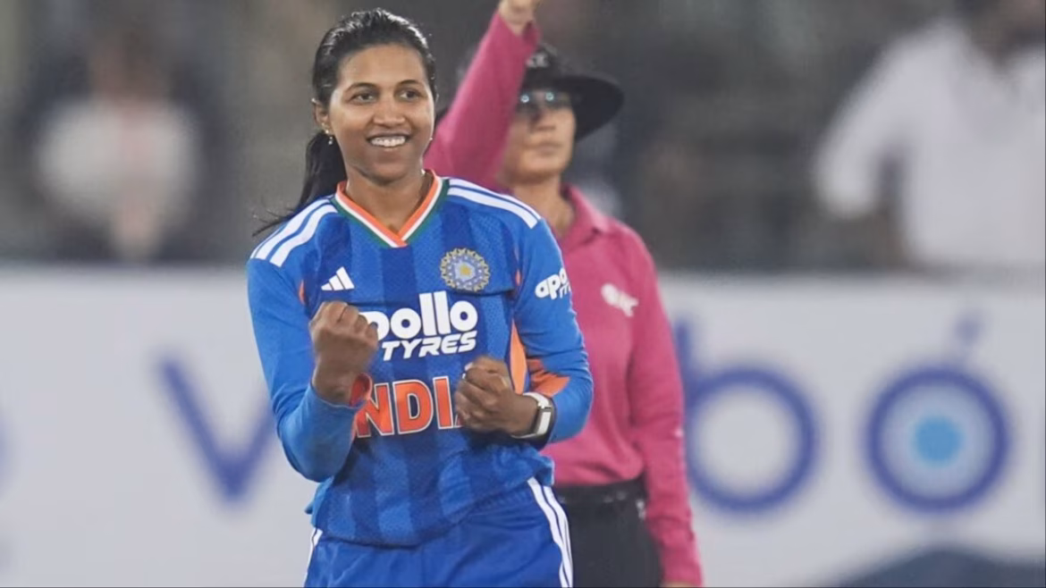 निकी प्रसाद ने रचा इतिहास, T20I करियर की पहली दो गेंदों पर 2 विकेट लेने वाली पहली भारतीय बनीं