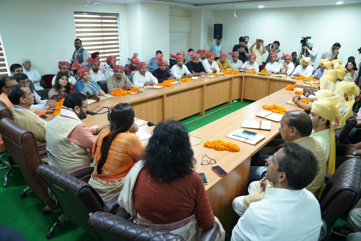 Seva Sankalp Abhiyan, सेवा संकल्प अभियान, Haryana Uttarakhand Exchange Program, हरियाणा उत्तराखंड एक्सचेंज प्रोग्राम, Haryana Influencers, हरियाणा इन्फ्लुएंसर्स, Uttarakhand Influencers, उत्तराखंड इन्फ्लुएंसर्स, Social Media Influencers, सोशल मीडिया इन्फ्लुएंसर्स, Digital Content Creators, डिजिटल कंटेंट क्रिएटर्स, Haryana News, हरियाणा समाचार, Uttarakhand News, उत्तराखंड समाचार, Haryana Government, हरियाणा सरकार, Haryana Development, हरियाणा विकास, Uttarakhand Development, उत्तराखंड विकास, Tourism, पर्यटन, Haryana Tourism, Uttarakhand Tourism, Culture, संस्कृति, Digital Dialogue, डिजिटल संवाद, Development Projects, विकास परियोजनाएं