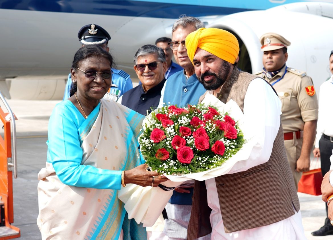 Bhagwant Mann: CM भगवंत मान ने राष्ट्रपति द्रौपदी मुर्मू का किया स्वागत, पंजाब-देश के मुद्दों पर हुई चर्चा