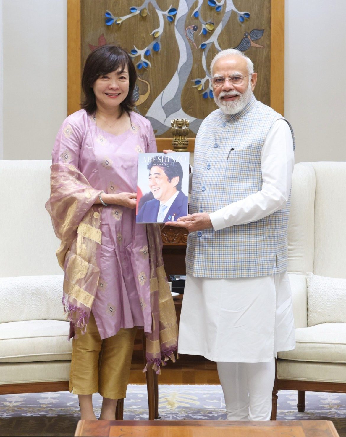 PM नरेंद्र मोदी ने अकी आबे से की मुलाकात, शिंजो आबे को बताया भारत-जापान दोस्ती का दूरदर्शी नेता