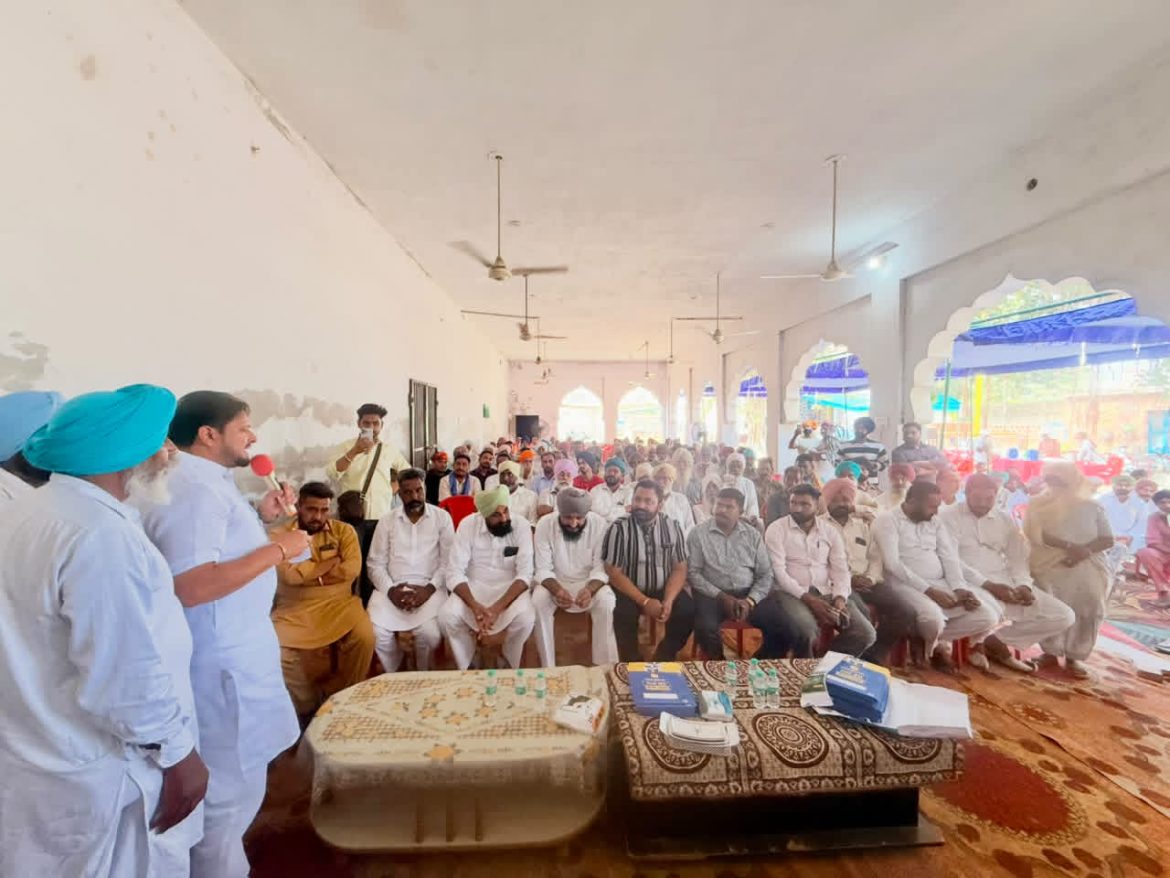 Punjab News: ‘मेरा घर मेरे नाम’ योजना के तहत रामपुरा फूल में बांटे गए मकानों के मालिकाना हक के दस्तावेज, विधायक बलकार सिद्धू ने की पहल