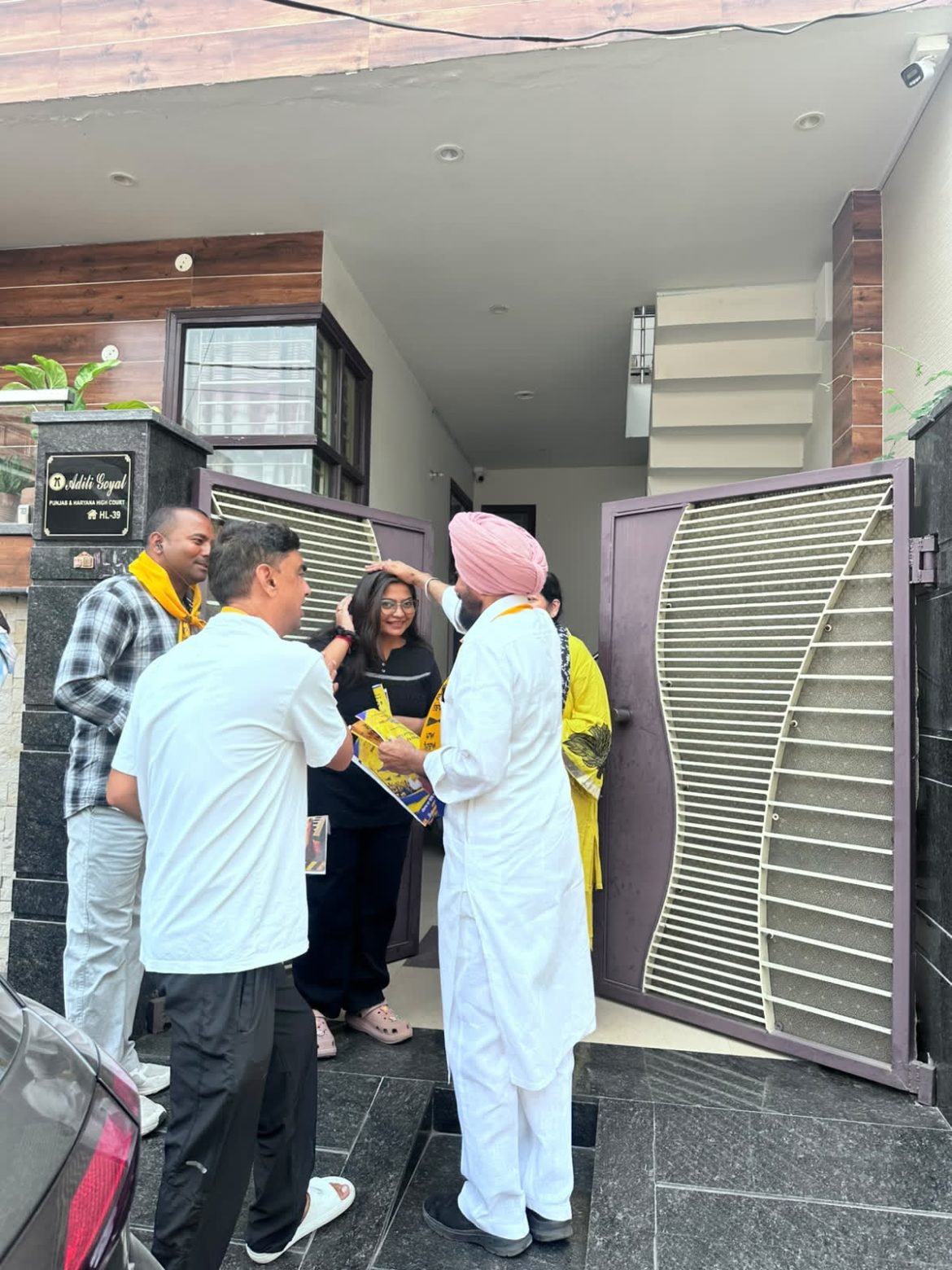 Punjab News: लुधियाना ईस्ट में विधायक भोला ग्रेवाल का डोर-टू-डोर अभियान, लोगों को गिनाईं मान सरकार की उपलब्धियां