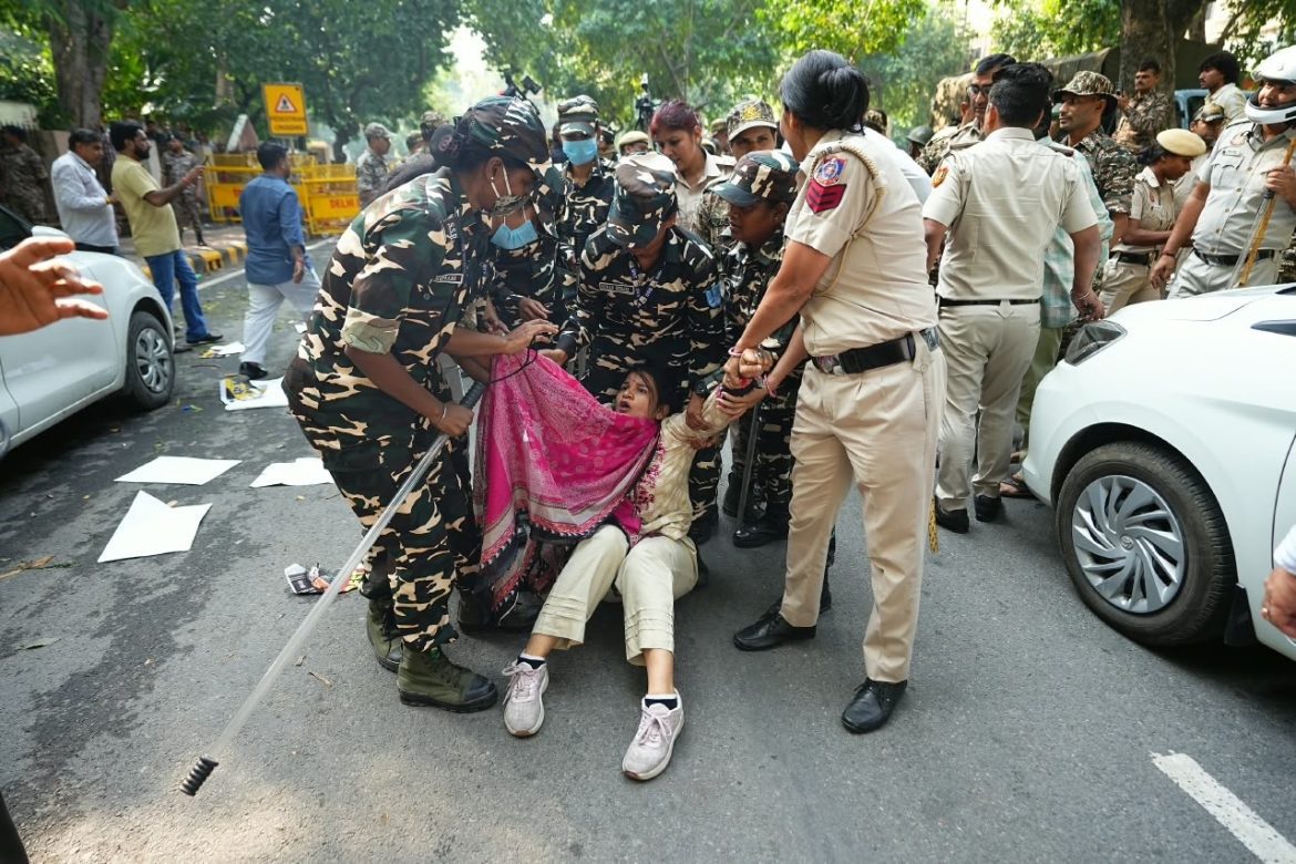 लोकतंत्र की रक्षा के लिए संघर्ष जारी, हिम्मत नहीं हारेंगे: सारिका समर का संदेश