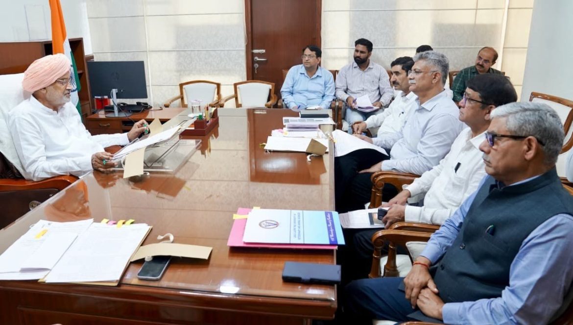 हरियाणा में पशुपालकों को मिलेंगे उन्नत चारा बीज, राणा सिंह ने जैविक खाद से चारा उत्पादन को बढ़ावा देने के दिए निर्देश