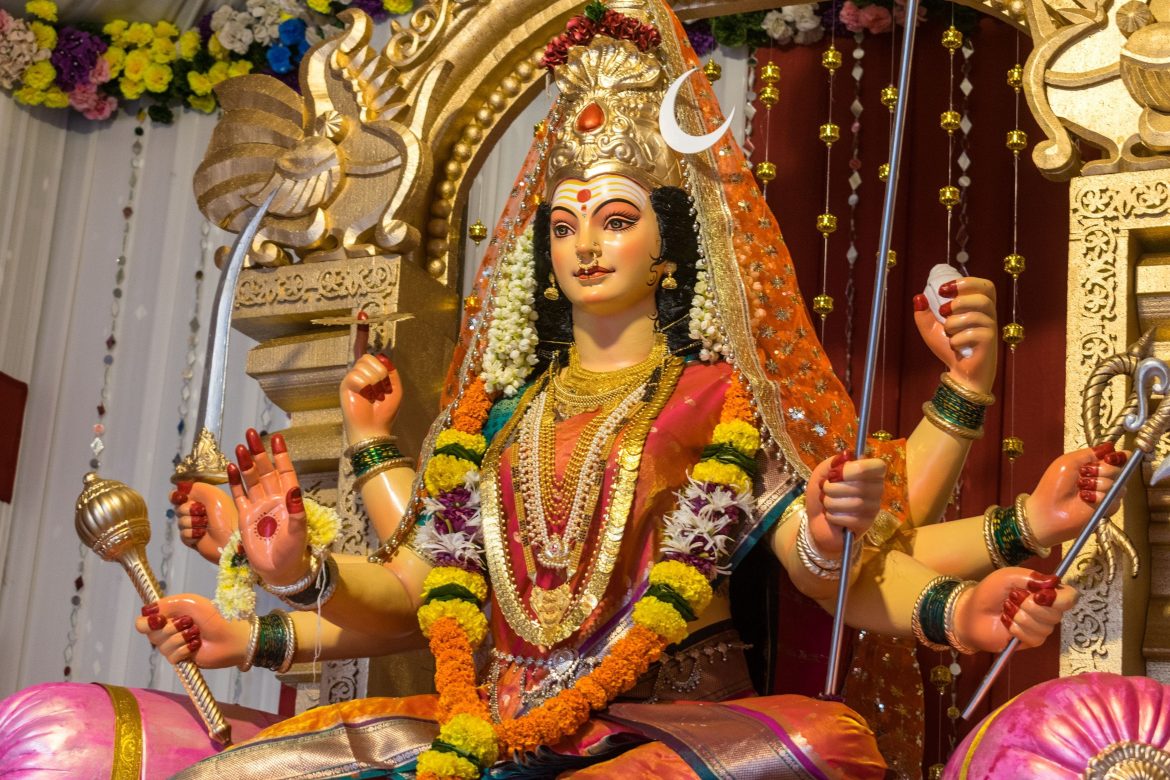 शारदीय नवरात्रि 2026 कैलेंडर: 11 अक्टूबर से शुरू होंगे नवरात्र, जानें अष्टमी-नवमी और दशहरे की सही तारीख