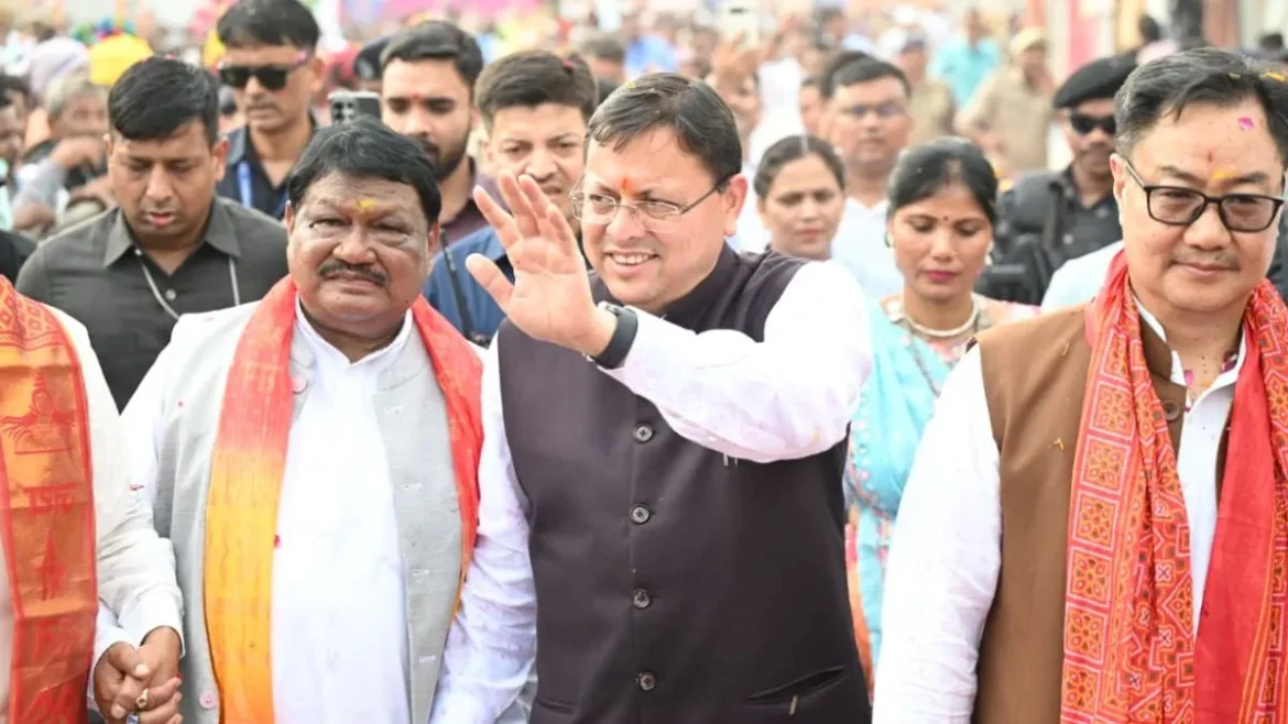 उत्तराखंड आदि रंगोत्सव: खटीमा में जनजातीय संस्कृति का रंग, CM धामी ने कलाकारों संग बजाया ढोल