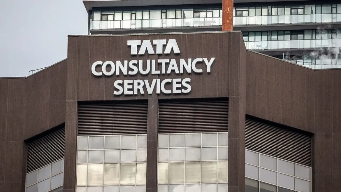 US PERM Suspension: TCS, Infosys और Wipro समेत 8 IT कंपनियों पर अमेरिका की कार्रवाई, ग्रीन कार्ड प्रक्रिया पर असर
